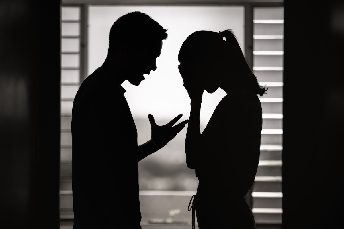 How to Handle Arguments in a Relationship - Crossroads Counseling